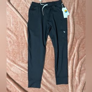 Men’s Sunday joggers size M. NWT.